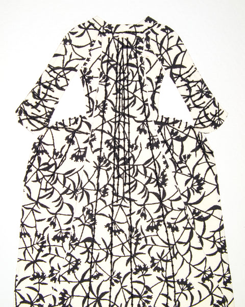Dress #013: Robe à la française in black and white: back view. 2014