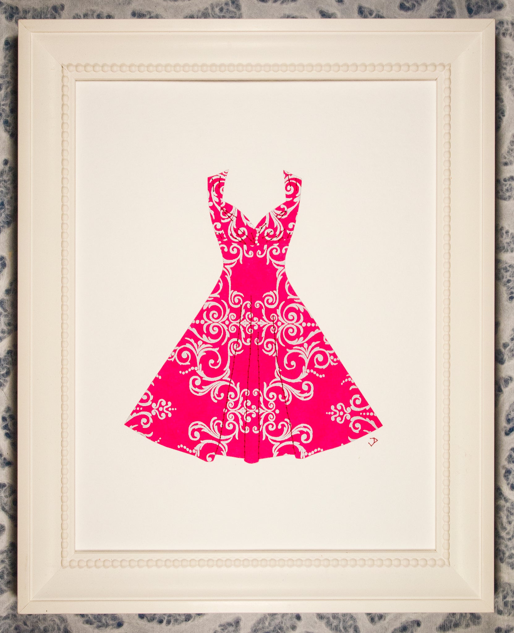 Pinup #018: Pinup dress in silver filigree on pink